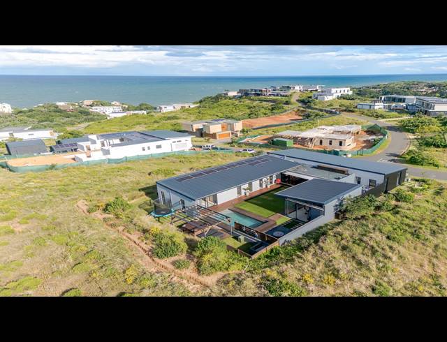 5 BEDROOM HOUSE FOR SALE IN ZULULAMI LUXURY COASTAL ESTATE
